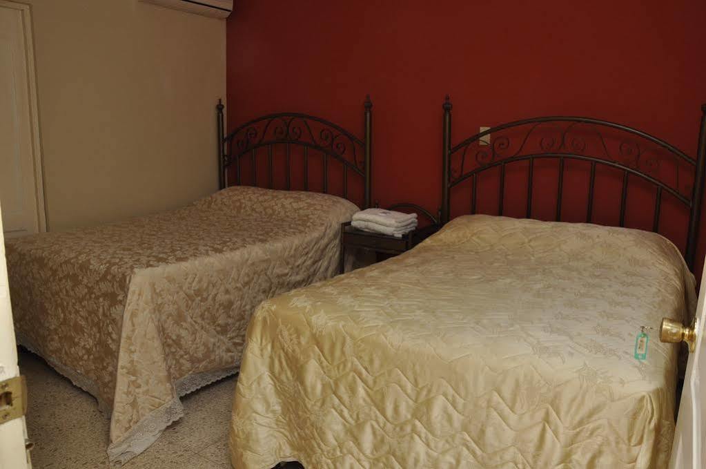 Hotel Colonial Blanco Santo Domingo Buitenkant foto